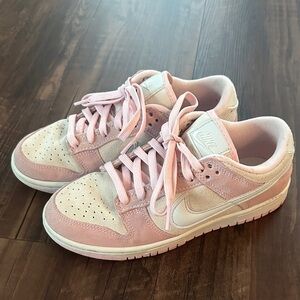 Nike Women's Blush Pink and Cream Sneakers